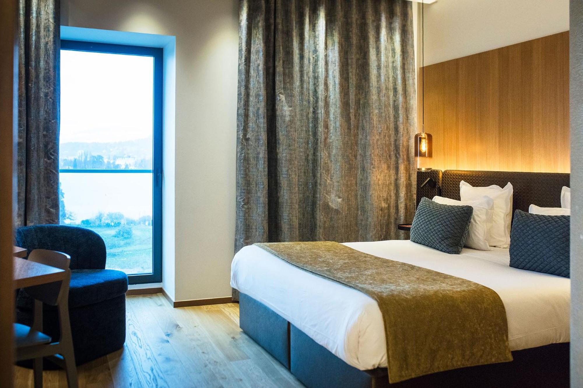 Superior Double or Twin Room with Lake View,1133625300:JPEG
